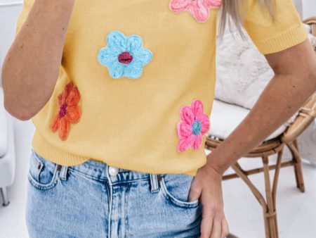 Yellow Cream Cute Flower Applique Short Sleeve Sweater Fashion